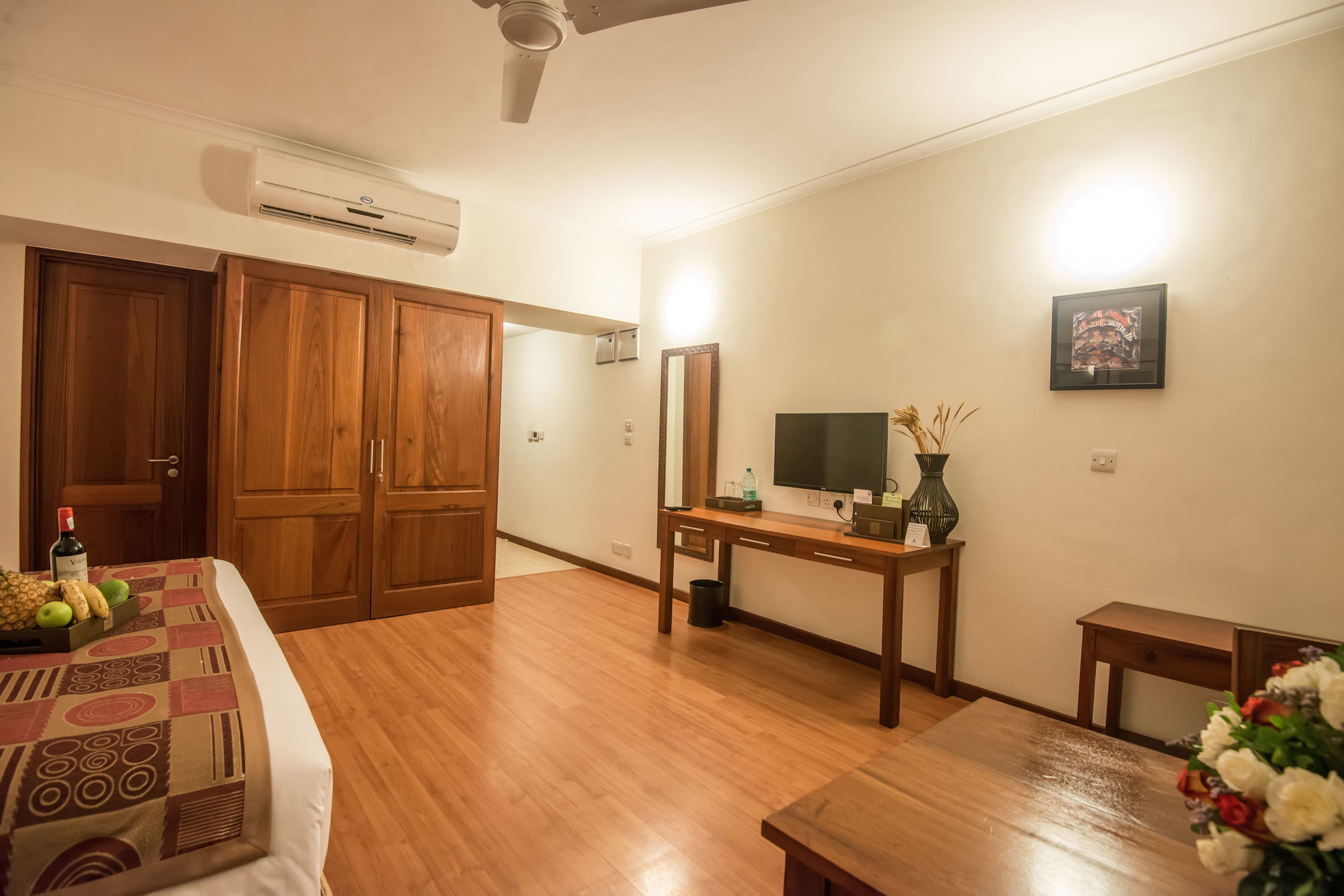 Sea Cliff Court Hotel & Luxury Apartments Dár Al-Szalám Kültér fotó