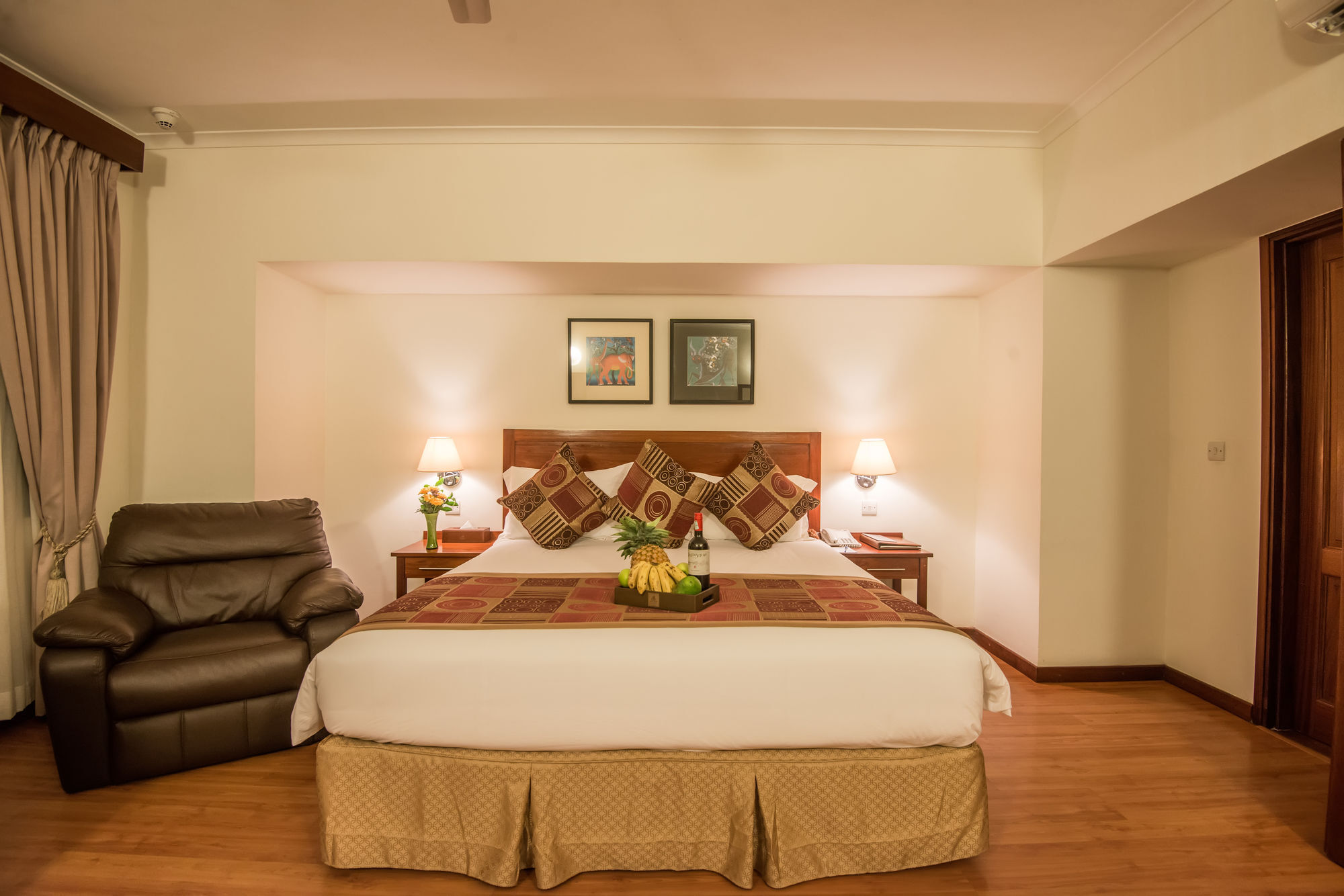Sea Cliff Court Hotel & Luxury Apartments Dár Al-Szalám Kültér fotó