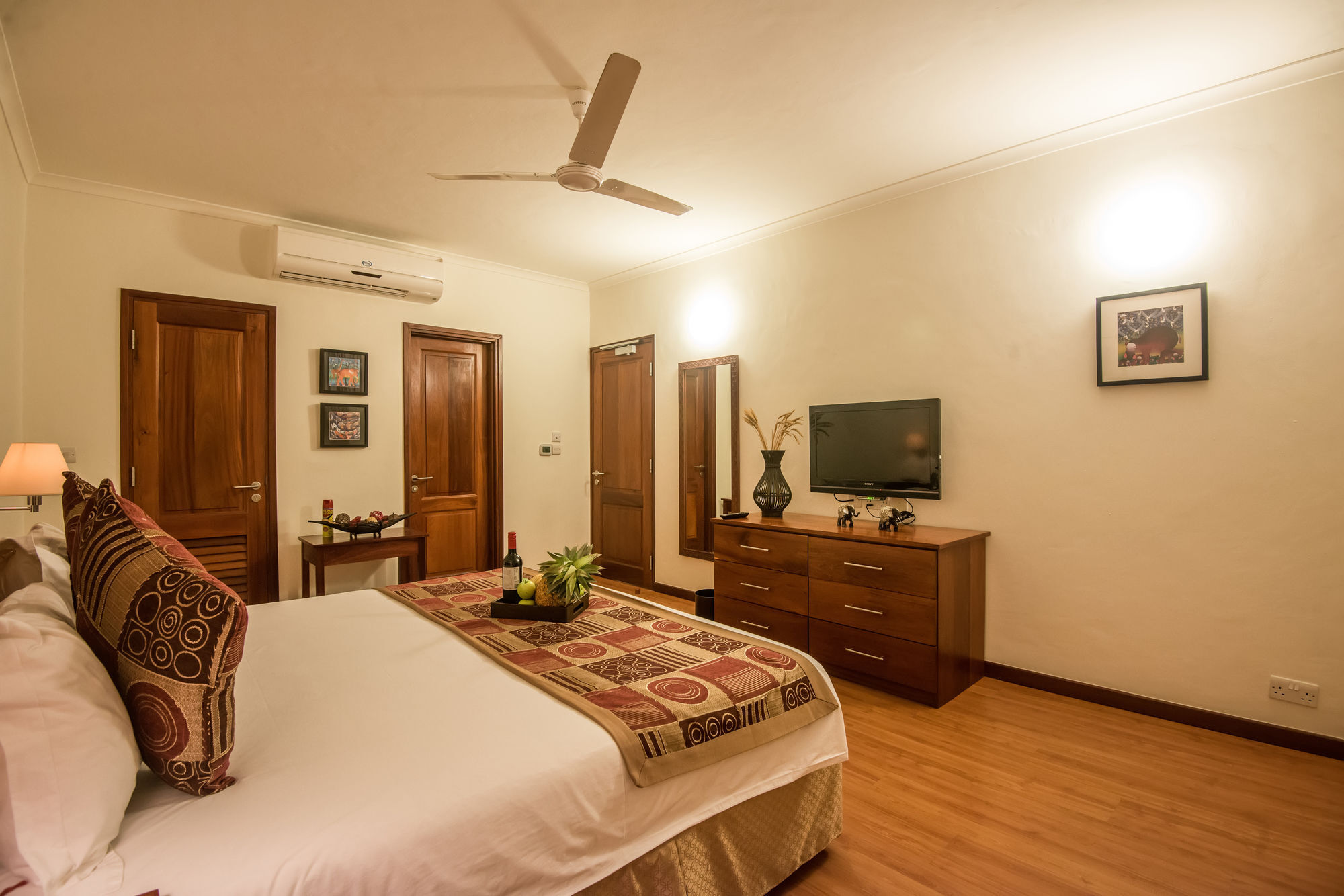 Sea Cliff Court Hotel & Luxury Apartments Dár Al-Szalám Kültér fotó