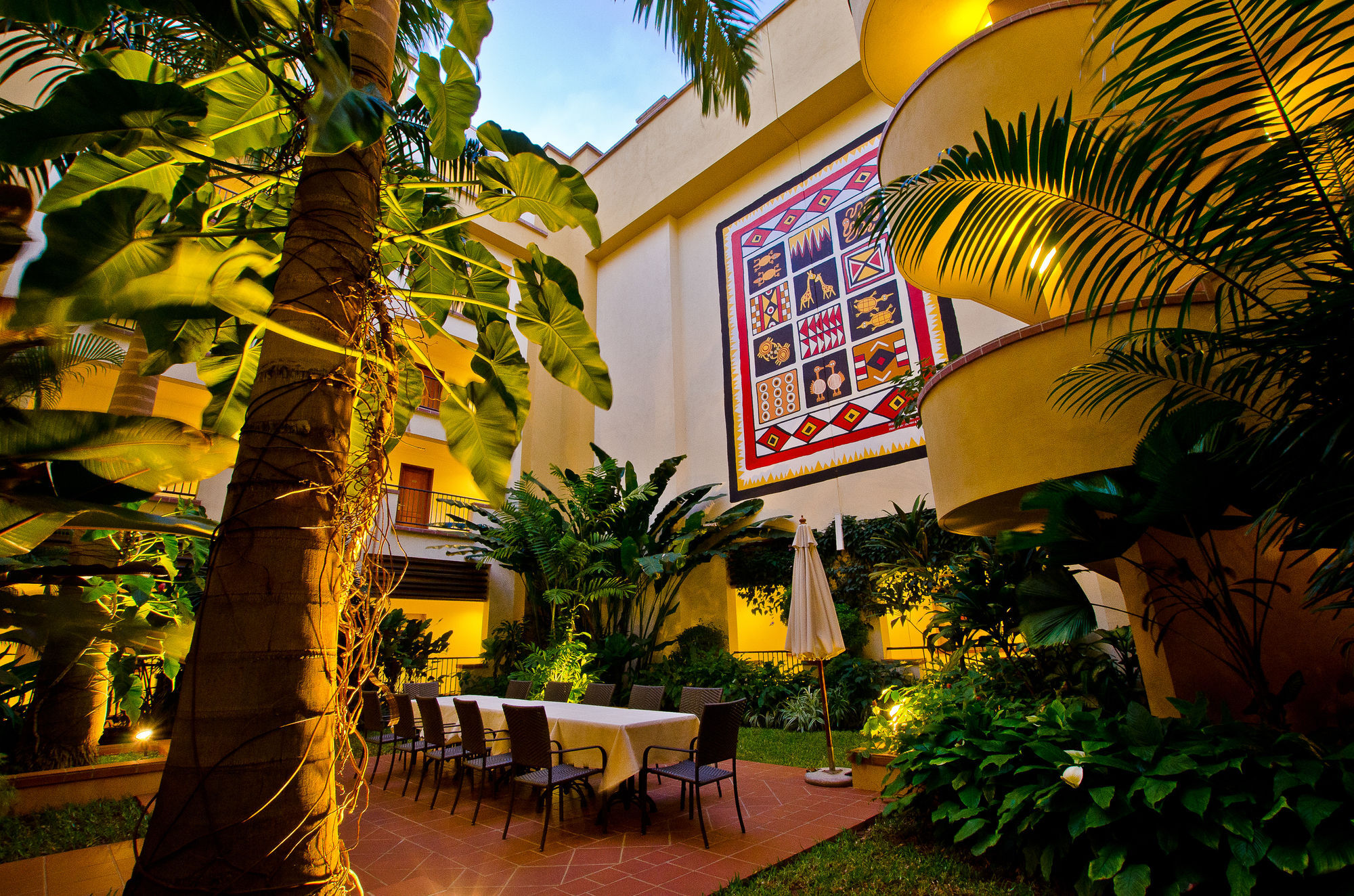 Sea Cliff Court Hotel & Luxury Apartments Dár Al-Szalám Kültér fotó
